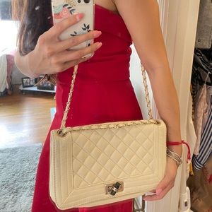 Quilted beige shoulder bag